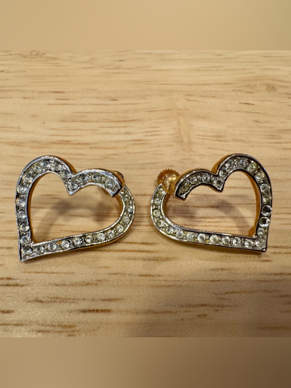 ✨ Sparkle from the Heart: Timeless Rhinestone Pavé Clip-Ons ✨